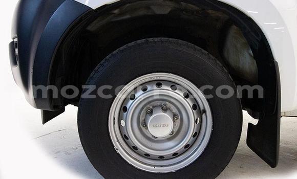 Comprar Usado Isuzu KB Branco Carro em Balama em Cabo Delgado Comprar Usado Isuzu KB Branco Carro em Balama em Cabo Delgado