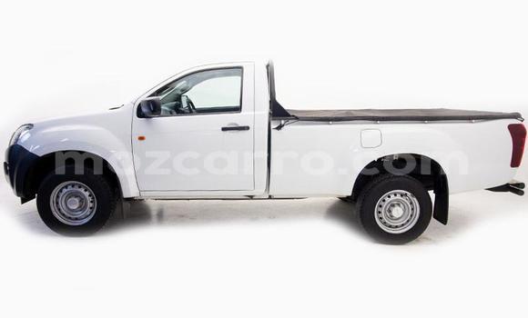 Comprar Usado Isuzu KB Branco Carro em Balama em Cabo Delgado Comprar Usado Isuzu KB Branco Carro em Balama em Cabo Delgado