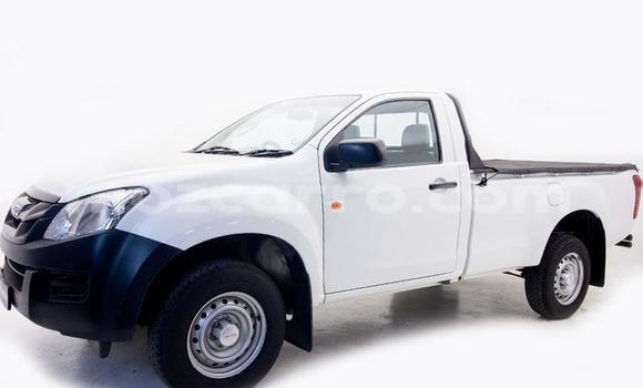 Comprar Usado Isuzu KB Branco Carro em Balama em Cabo Delgado Comprar Usado Isuzu KB Branco Carro em Balama em Cabo Delgado
