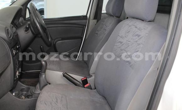 Comprar Usado Nissan NP 300 Branco Carro em Chibabava em Sofala Comprar Usado Nissan NP 300 Branco Carro em Chibabava em Sofala