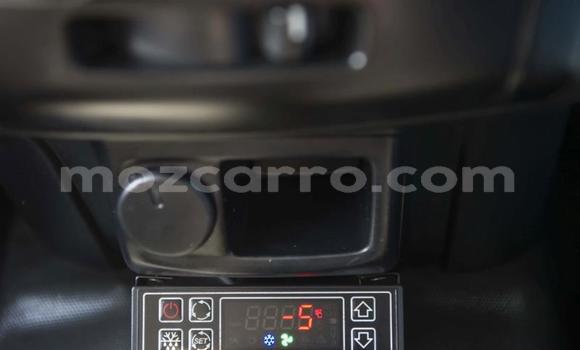 Comprar Usado Isuzu KB Branco Carro em Beira em Sofala Comprar Usado Isuzu KB Branco Carro em Beira em Sofala