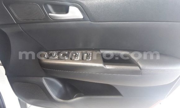 Comprar Usado Kia Sportage Branco Carro em Catandica em Manica Comprar Usado Kia Sportage Branco Carro em Catandica em Manica