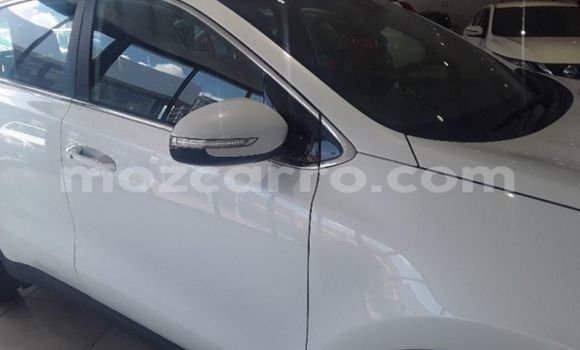 Comprar Usado Kia Sportage Branco Carro em Catandica em Manica Comprar Usado Kia Sportage Branco Carro em Catandica em Manica