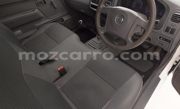 Comprar Usado Nissan Hardbody Branco Carro em Caia em Sofala Comprar Usado Nissan Hardbody Branco Carro em Caia em Sofala