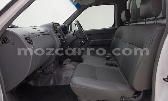 Comprar Usado Nissan Hardbody Branco Carro em Caia em Sofala Comprar Usado Nissan Hardbody Branco Carro em Caia em Sofala