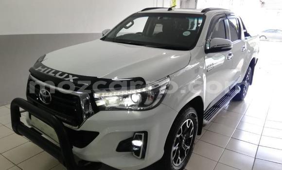 Buy Used Toyota Hilux White Car in Gilé in Zambezia Buy Used Toyota Hilux White Car in Gilé in Zambezia