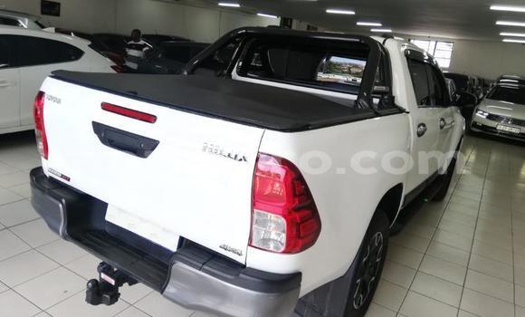 Buy Used Toyota Hilux White Car in Gilé in Zambezia Buy Used Toyota Hilux White Car in Gilé in Zambezia