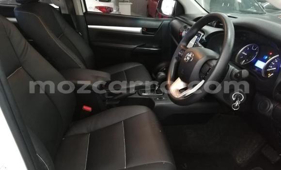 Buy Used Toyota Hilux White Car in Gilé in Zambezia Buy Used Toyota Hilux White Car in Gilé in Zambezia