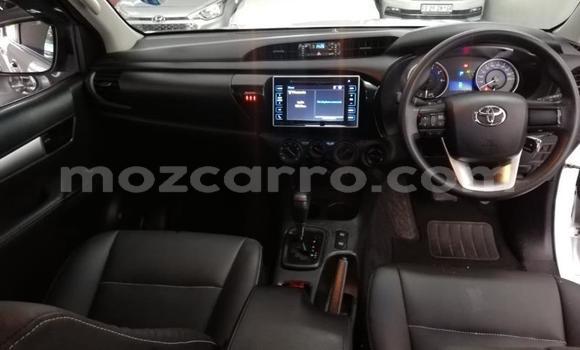 Buy Used Toyota Hilux White Car in Gilé in Zambezia Buy Used Toyota Hilux White Car in Gilé in Zambezia