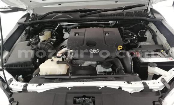 Buy Used Toyota Hilux White Car in Gilé in Zambezia Buy Used Toyota Hilux White Car in Gilé in Zambezia