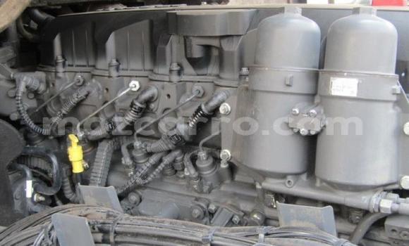 Comprar Usado DAF CF Branco Caminhão em Beira em Sofala Comprar Usado DAF CF Branco Caminhão em Beira em Sofala