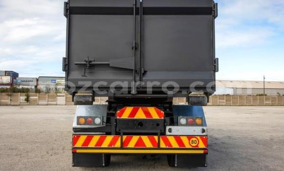 Comprar Usado Isuzu FTR 850 Branco Caminhão em Maputo em Maputo Comprar Usado Isuzu FTR 850 Branco Caminhão em Maputo em Maputo