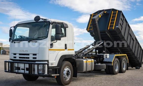 Comprar Usado Isuzu FTR 850 Branco Caminhão em Maputo em Maputo Comprar Usado Isuzu FTR 850 Branco Caminhão em Maputo em Maputo
