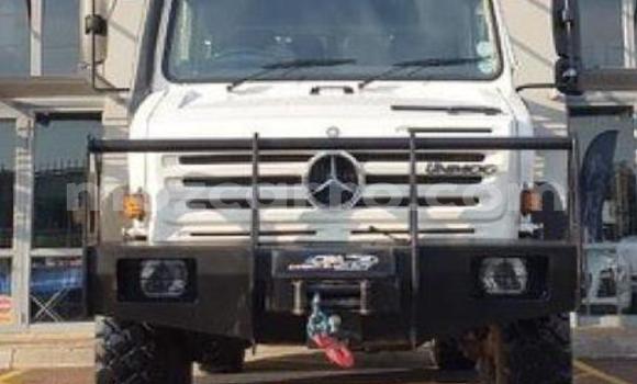 Comprar Usado Mercedes‒Benz 1117 Branco Caminhão em Maputo em Maputo Comprar Usado Mercedes‒Benz 1117 Branco Caminhão em Maputo em Maputo