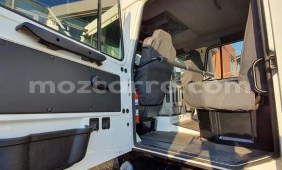Comprar Usado Mercedes‒Benz 1117 Branco Caminhão em Maputo em Maputo Comprar Usado Mercedes‒Benz 1117 Branco Caminhão em Maputo em Maputo