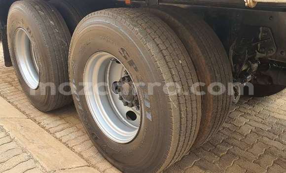 Comprar Usado Hino 300 Series Branco Caminhão em Maputo em Maputo Comprar Usado Hino 300 Series Branco Caminhão em Maputo em Maputo