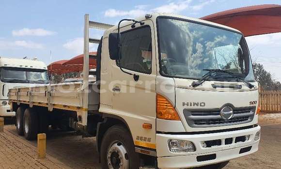 Comprar Usado Hino 300 Series Branco Caminhão em Maputo em Maputo Comprar Usado Hino 300 Series Branco Caminhão em Maputo em Maputo