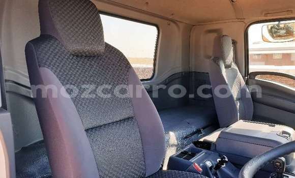 Comprar Usado Isuzu FTR 850 Branco Caminhão em Maputo em Maputo Comprar Usado Isuzu FTR 850 Branco Caminhão em Maputo em Maputo