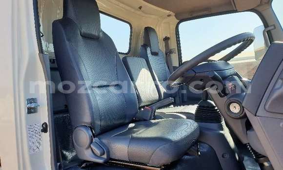 Comprar Usado Isuzu FTR 850 Branco Caminhão em Maputo em Maputo Comprar Usado Isuzu FTR 850 Branco Caminhão em Maputo em Maputo