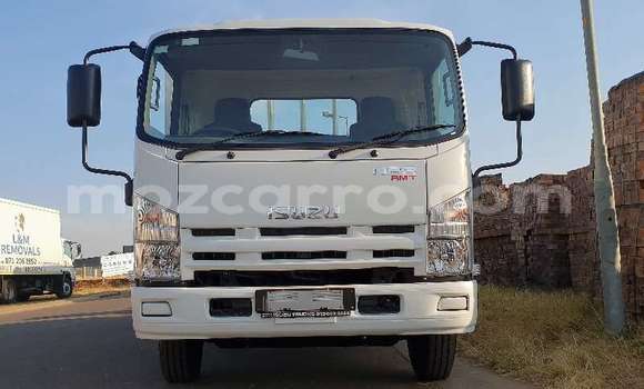 Comprar Usado Isuzu FTR 850 Branco Caminhão em Maputo em Maputo Comprar Usado Isuzu FTR 850 Branco Caminhão em Maputo em Maputo
