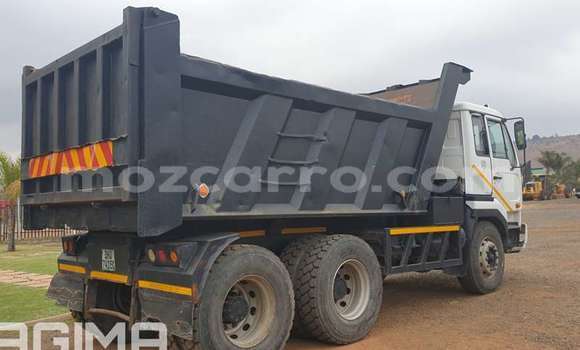 Comprar Usado Nissan UD Branco Caminhão em Maputo em Maputo Comprar Usado Nissan UD Branco Caminhão em Maputo em Maputo