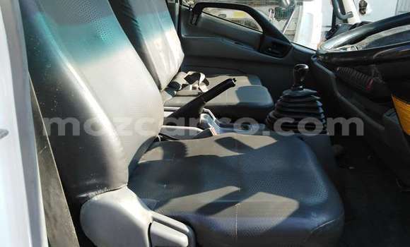 Comprar Usado Hino 300 Series Branco Caminhão em Maputo em Maputo Comprar Usado Hino 300 Series Branco Caminhão em Maputo em Maputo