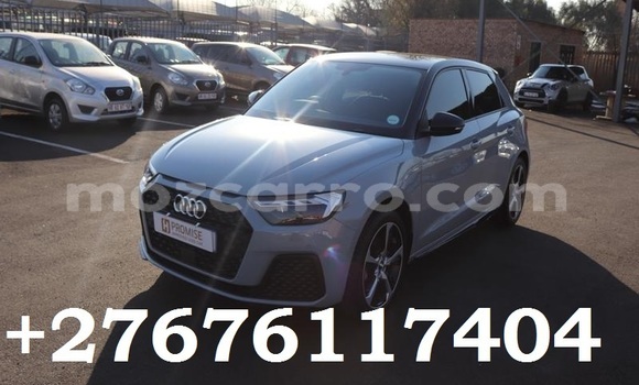Comprar Usado Audi A1 Azul Carro em Maputo em Maputo