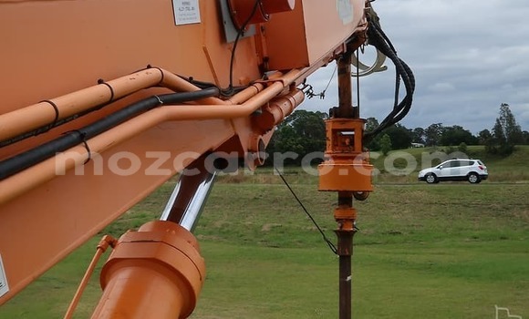 Comprar Usado Isuzu FTR 850 Branco Caminhão em Maputo em Maputo Comprar Usado Isuzu FTR 850 Branco Caminhão em Maputo em Maputo