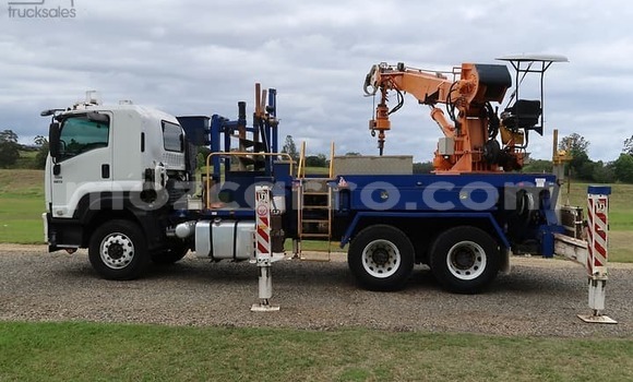 Comprar Usado Isuzu FTR 850 Branco Caminhão em Maputo em Maputo Comprar Usado Isuzu FTR 850 Branco Caminhão em Maputo em Maputo