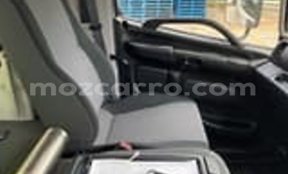 Comprar Usado Hino 300 Series Branco Caminhão em Maputo em Maputo Comprar Usado Hino 300 Series Branco Caminhão em Maputo em Maputo
