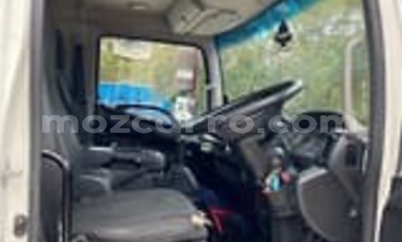 Comprar Usado Hino 300 Series Branco Caminhão em Maputo em Maputo Comprar Usado Hino 300 Series Branco Caminhão em Maputo em Maputo