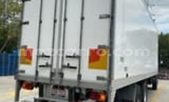 Comprar Usado Hino 300 Series Branco Caminhão em Maputo em Maputo Comprar Usado Hino 300 Series Branco Caminhão em Maputo em Maputo