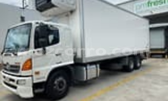 Comprar Usado Hino 300 Series Branco Caminhão em Maputo em Maputo Comprar Usado Hino 300 Series Branco Caminhão em Maputo em Maputo