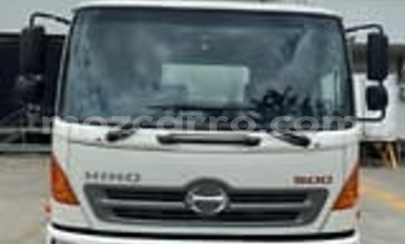 Comprar Usado Hino 300 Series Branco Caminhão em Maputo em Maputo Comprar Usado Hino 300 Series Branco Caminhão em Maputo em Maputo