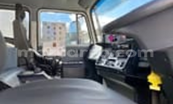 Comprar Usado Iveco Cargo Branco Caminhão em Maputo em Maputo Comprar Usado Iveco Cargo Branco Caminhão em Maputo em Maputo