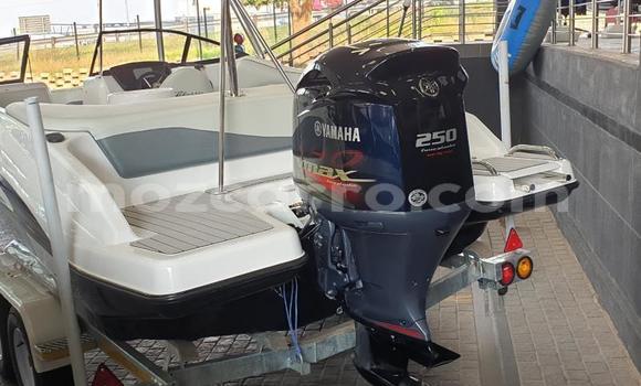 Comprar Usado Yamaha Max Branco Moto em Maputo em Maputo Comprar Usado Yamaha Max Branco Moto em Maputo em Maputo