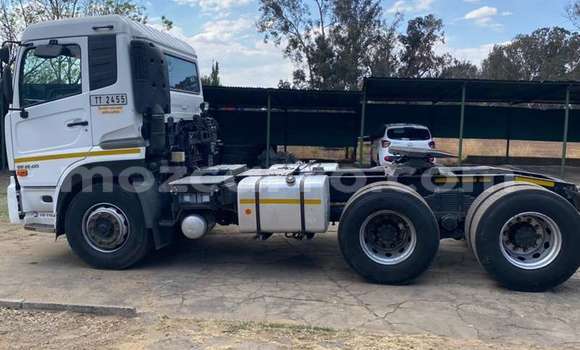 Comprar Usado Nissan UD Branco Caminhão em Maputo em Maputo Comprar Usado Nissan UD Branco Caminhão em Maputo em Maputo