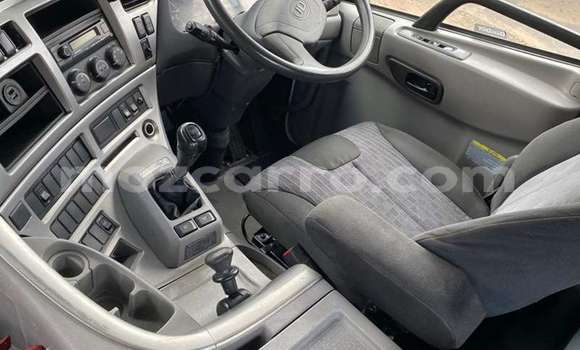 Comprar Usado Nissan UD Branco Caminhão em Maputo em Maputo Comprar Usado Nissan UD Branco Caminhão em Maputo em Maputo