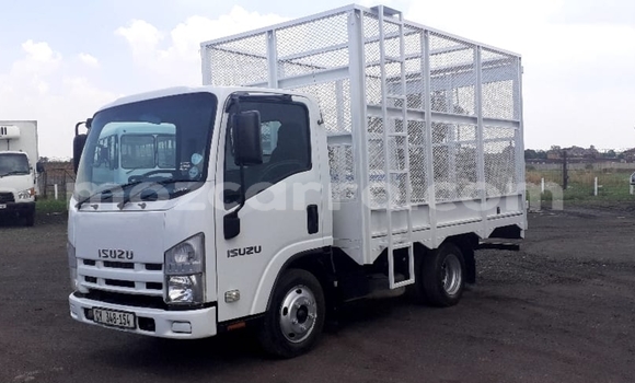Comprar Usado Isuzu FTR 850 Branco Caminhão em Maputo em Maputo Comprar Usado Isuzu FTR 850 Branco Caminhão em Maputo em Maputo