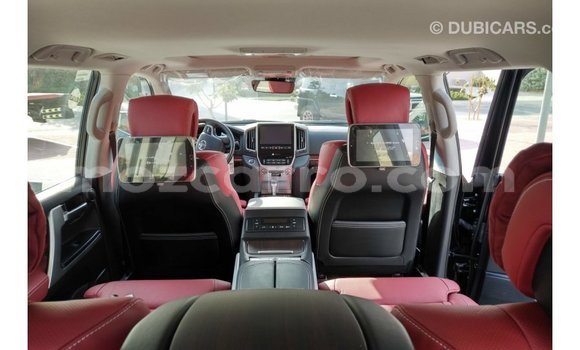 Tenga Imported Toyota Land Cruiser Nhema Mota in Import - Dubai in Cabo Delgado Tenga Imported Toyota Land Cruiser Nhema Mota in Import - Dubai in Cabo Delgado