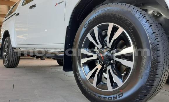 Comprar Usado Isuzu KB Branco Carro em Maputo em Maputo Comprar Usado Isuzu KB Branco Carro em Maputo em Maputo