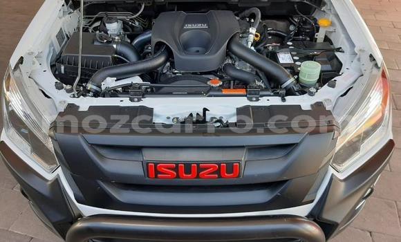 Comprar Usado Isuzu KB Branco Carro em Maputo em Maputo Comprar Usado Isuzu KB Branco Carro em Maputo em Maputo