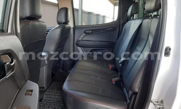 Comprar Usado Isuzu KB Branco Carro em Maputo em Maputo Comprar Usado Isuzu KB Branco Carro em Maputo em Maputo