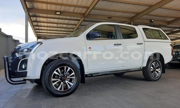 Comprar Usado Isuzu KB Branco Carro em Maputo em Maputo Comprar Usado Isuzu KB Branco Carro em Maputo em Maputo