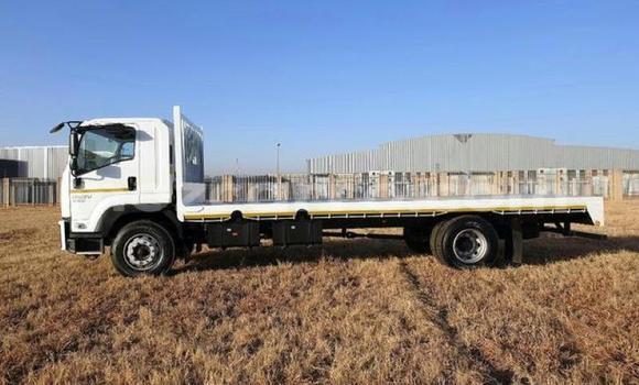 Comprar Usado Isuzu FTR 850 Branco Caminhão em Maputo em Maputo Comprar Usado Isuzu FTR 850 Branco Caminhão em Maputo em Maputo