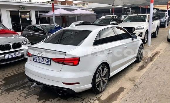 Comprar Usado Audi RS3 Branco Carro em Maputo em Maputo Comprar Usado Audi RS3 Branco Carro em Maputo em Maputo