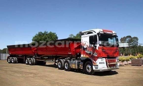 Comprar Usado DAF CF Vermelho Caminhão em Maputo em Maputo Comprar Usado DAF CF Vermelho Caminhão em Maputo em Maputo
