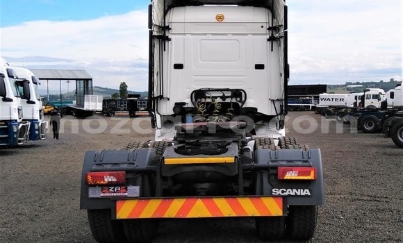 Comprar Usado Scania R420 Branco Caminhão em Maputo em Maputo Comprar Usado Scania R420 Branco Caminhão em Maputo em Maputo
