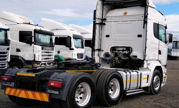 Comprar Usado Scania R420 Branco Caminhão em Maputo em Maputo Comprar Usado Scania R420 Branco Caminhão em Maputo em Maputo