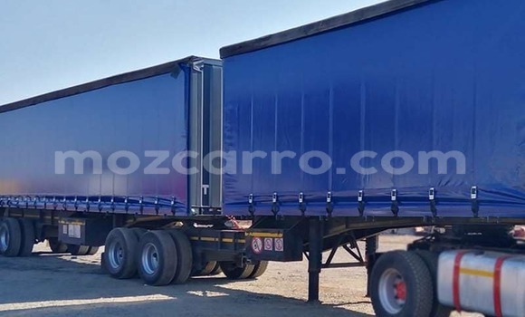 Comprar Usado Caterpillar 120 Azul Caminhão em Maputo em Maputo Comprar Usado Caterpillar 120 Azul Caminhão em Maputo em Maputo